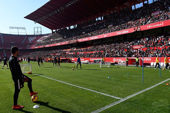  Entrenamiento del Sevilla a puerta abierta.
