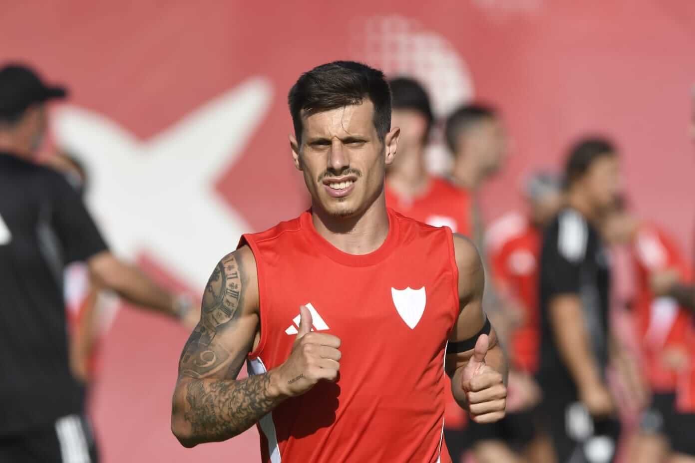 Alfon González, entrenando con el Sevilla.