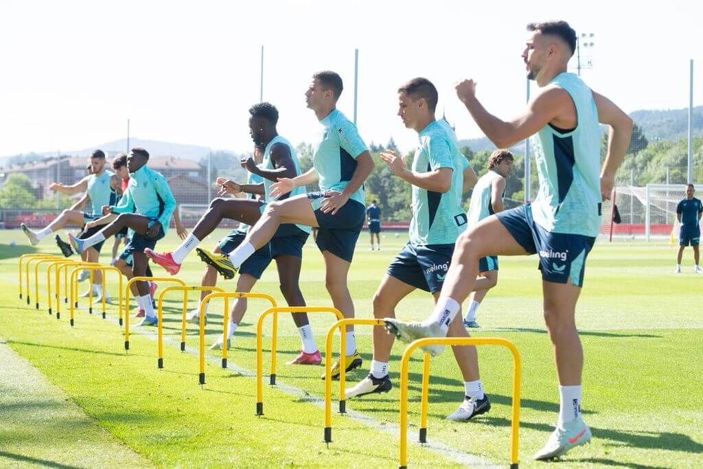  Primeras sesiones del equipo vizcaíno en Lezama, ya con Robert Navarro en sus filas.