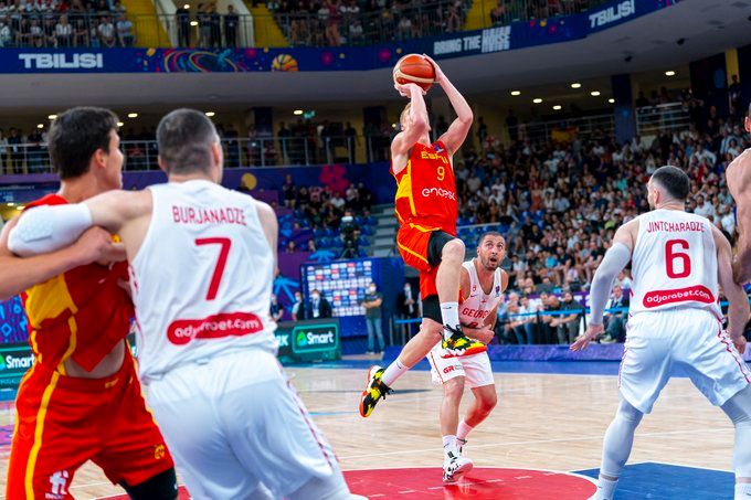 Alberto Díaz cuajó una gran actuación ante Georgia.