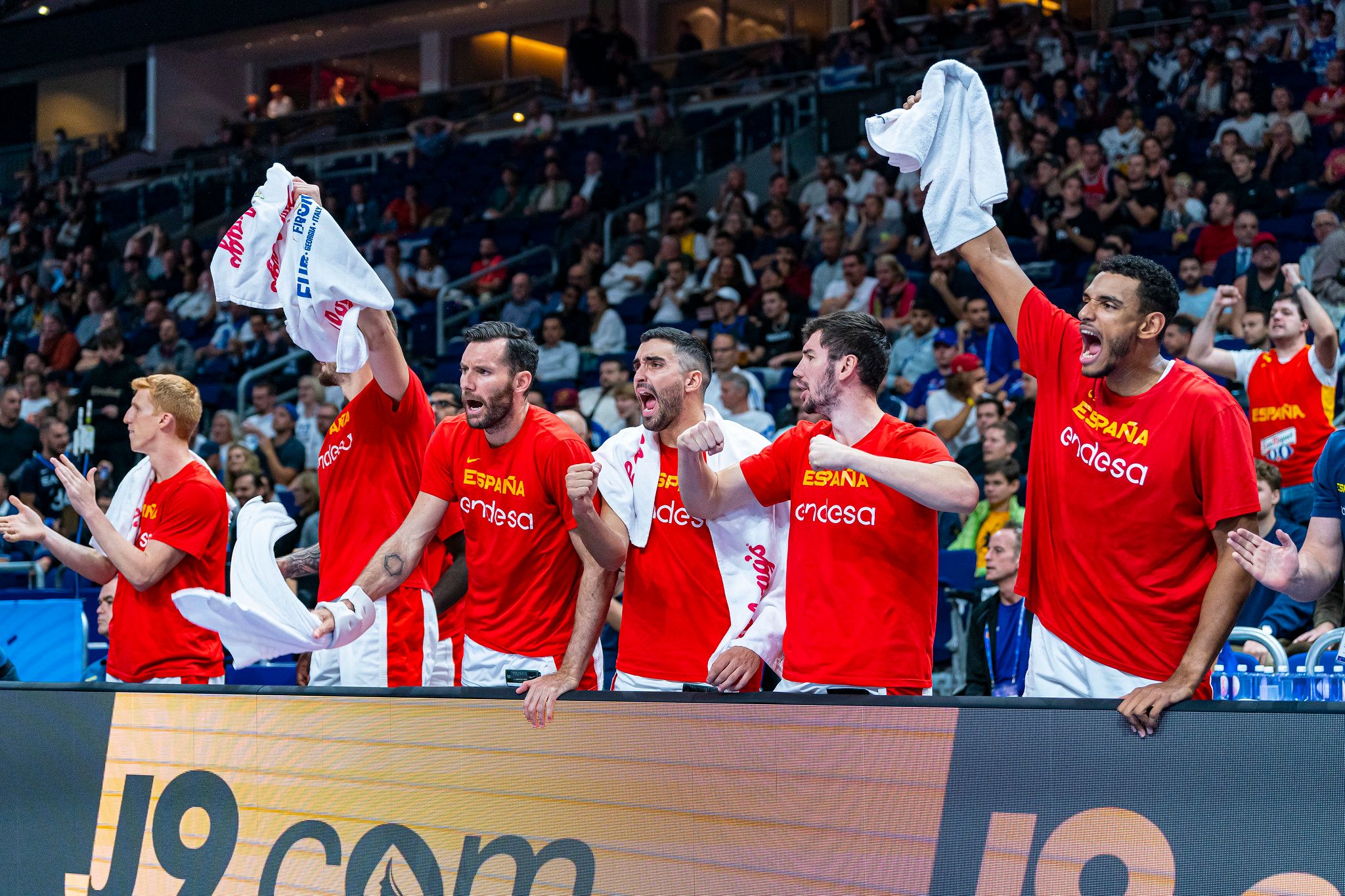 La unión del vestuario es fundamental en partidos como el de cuartos (Foto: FEB).