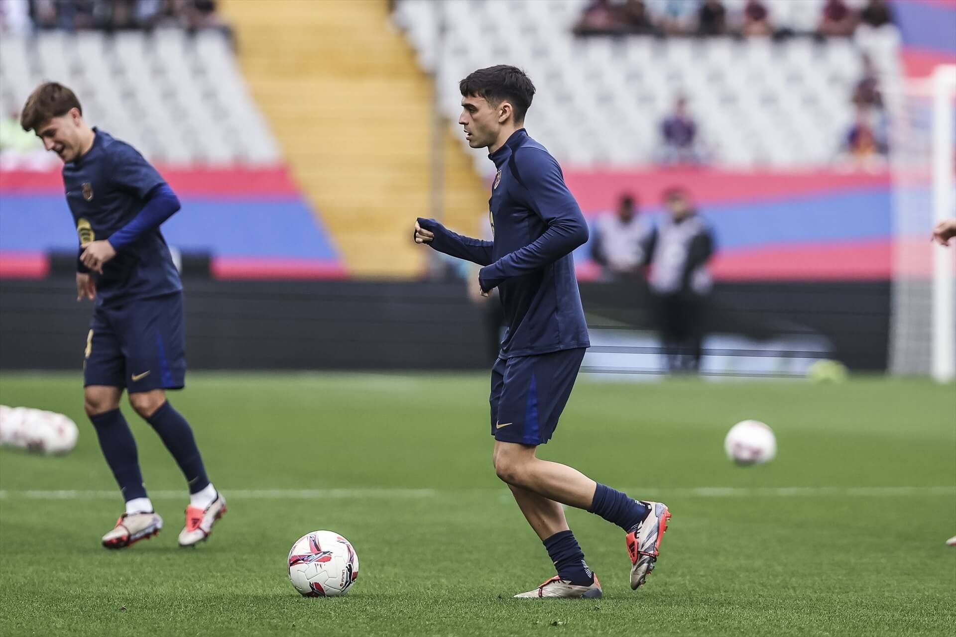  Pedri González en el calentamiento antes del derbi
