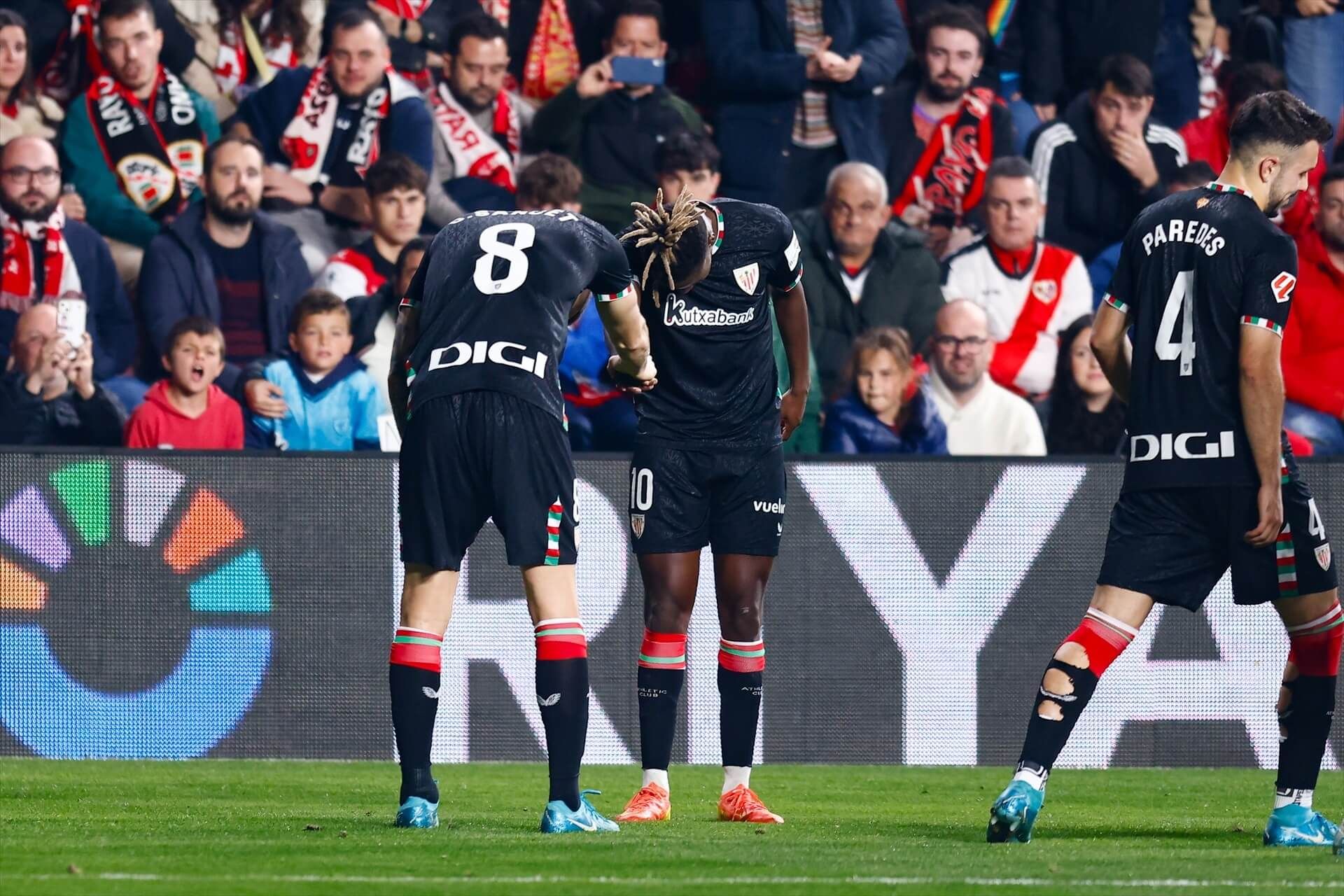 Oihan Sancet y Nico Williams celebrando un gol