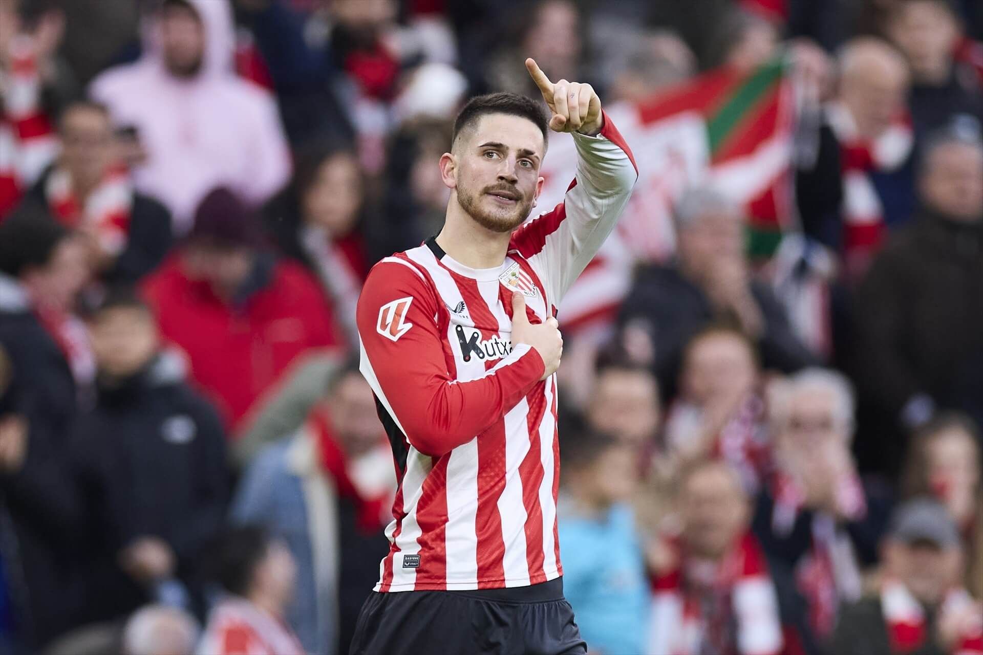  Oihan Sancet celebrando un gol con el Athletic Club en San Mamés.