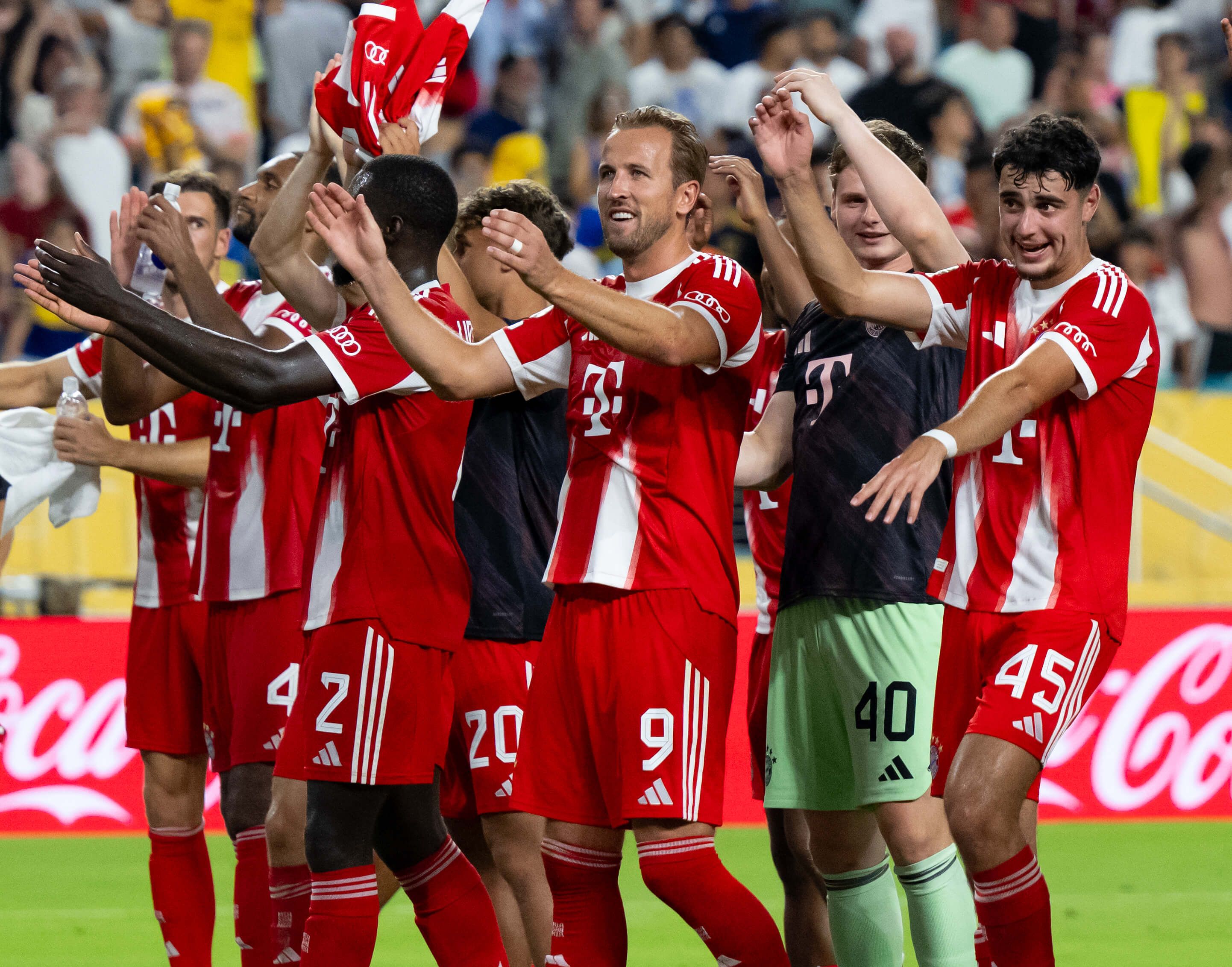  El Bayern celebrando su pase a los octavos de final (Europa Press)