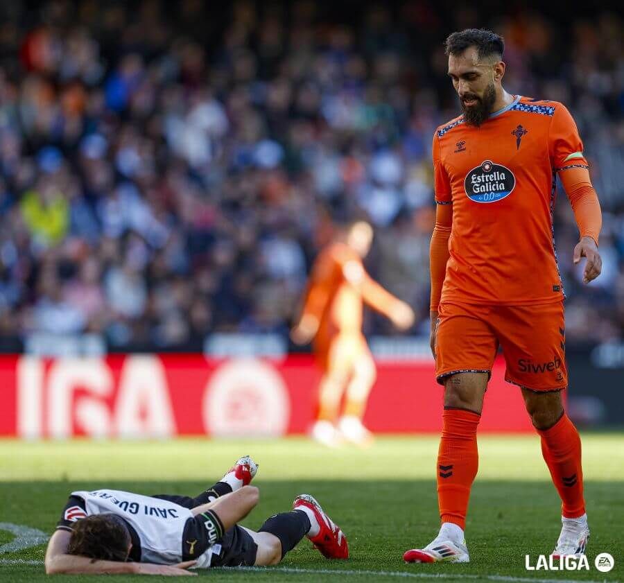  Borja Iglesias en Mestalla.