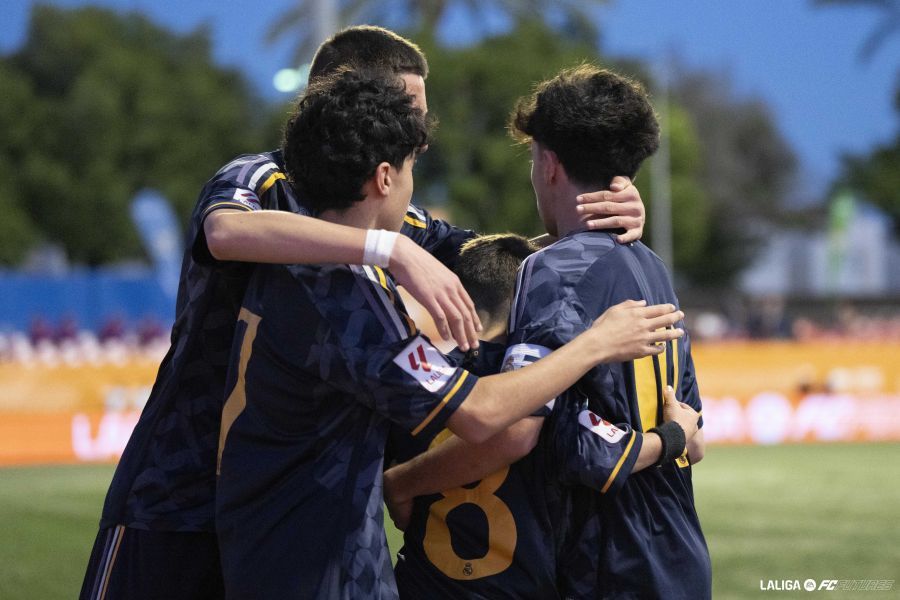  Celebración del tanto de Poyatos.