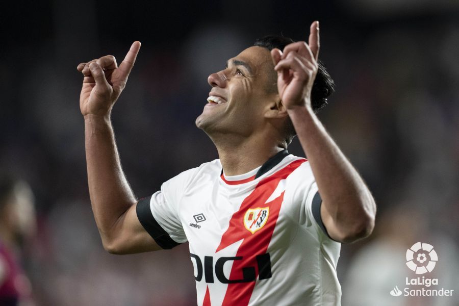  Falcao celebra su gol en el Rayo-Barcelona.