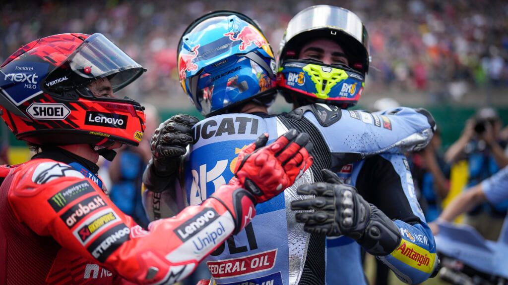 Fermín Aldeguer y los hermanos Márquez (Redes sociales)