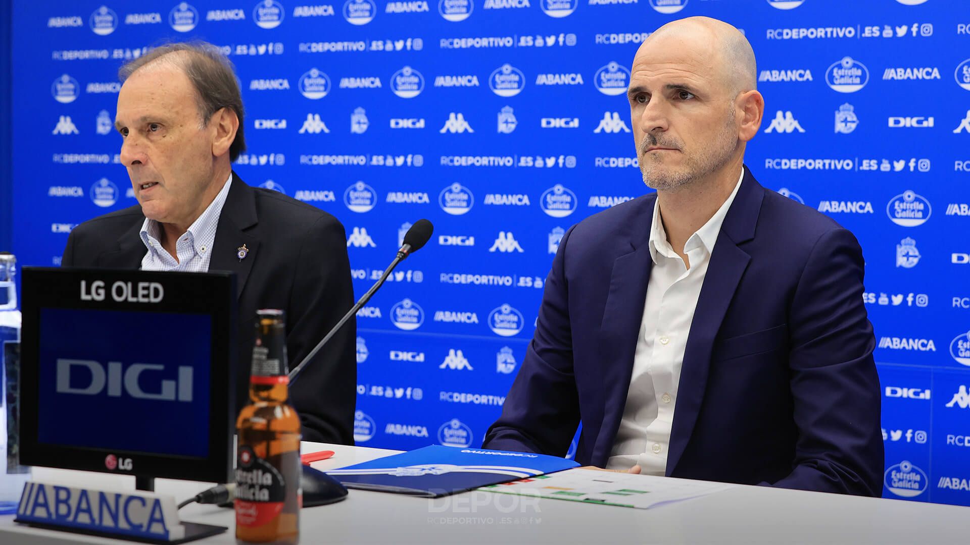 Fernando Soriano, en rueda de prensa con el Deportivo (Foto: RCD).