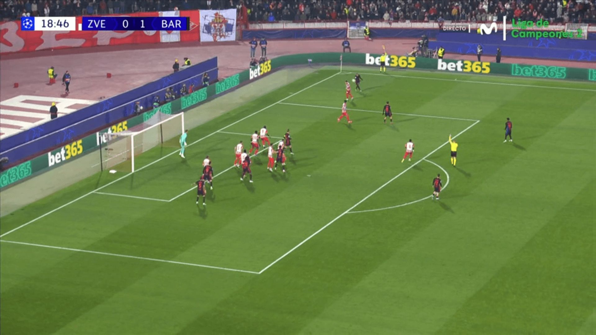  El árbitro impidió que la jugara continuase por volverla a tocar Raphinha (foto: captura Movistar