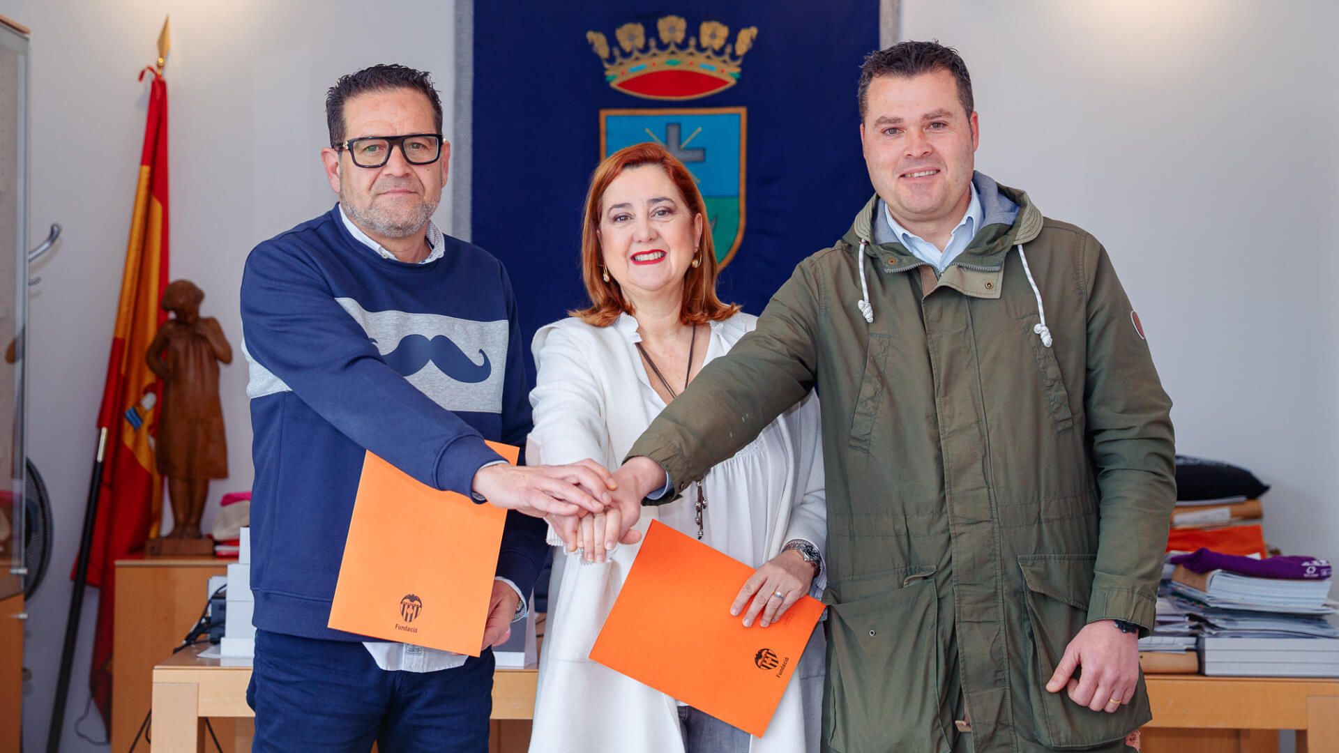 Firma del acuerdo entre el Valencia y el Ayuntamiento de Sedaví.