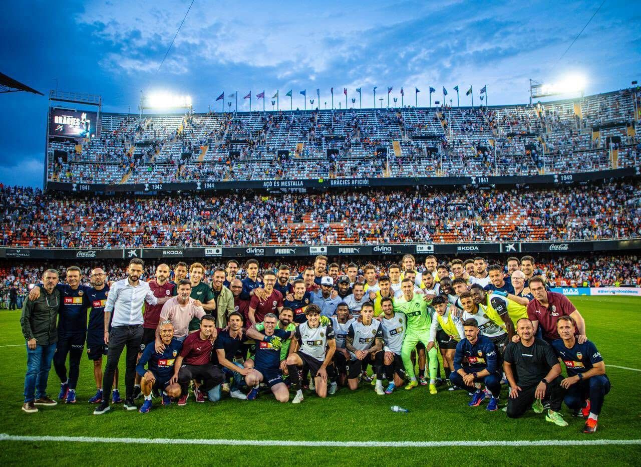  Foto de la plantilla al acabar el partido