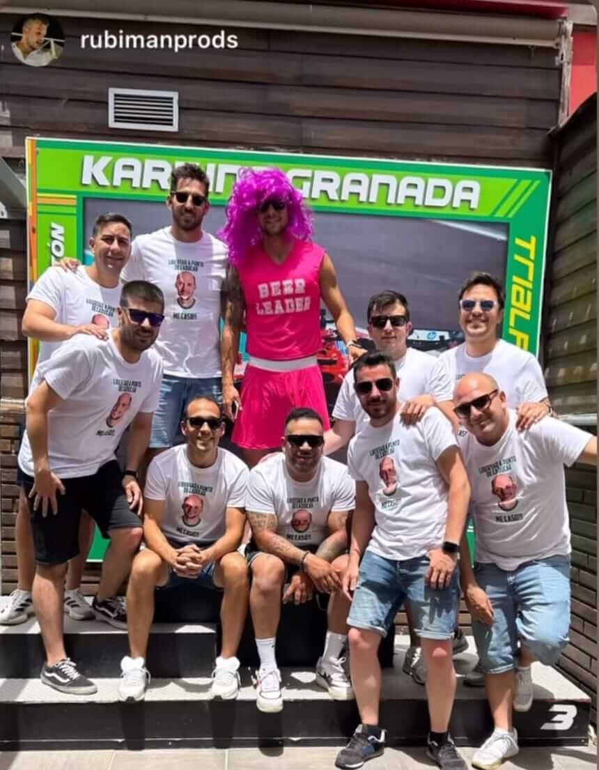  Foto en grupo de la despedida de soltero de Óscar Plano.