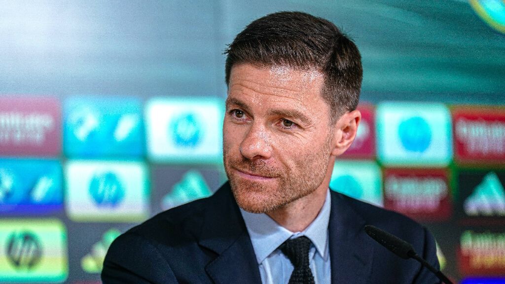  Xabi Alonso esta muy pendiente de los movimientos del Real Madrid (foto: Cordon Press).