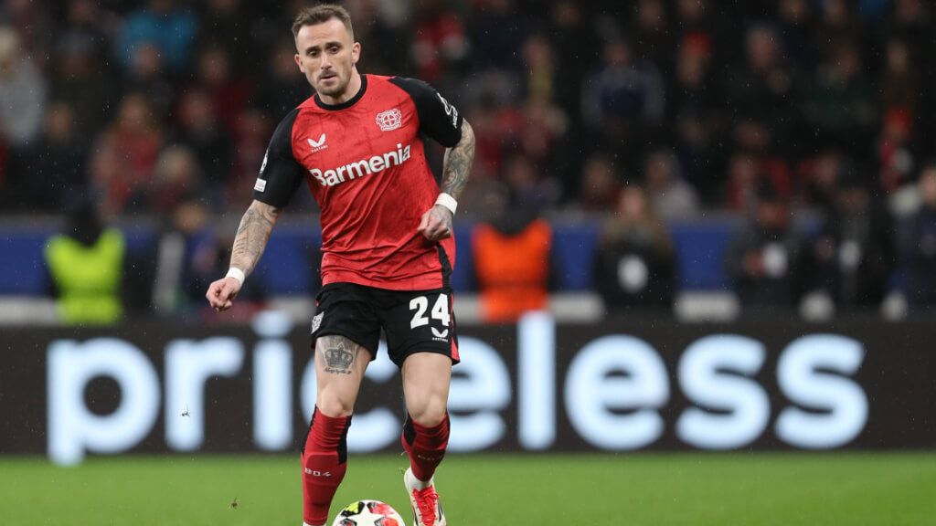  Aleix García, durante un partido con el Bayer Leverkusen.