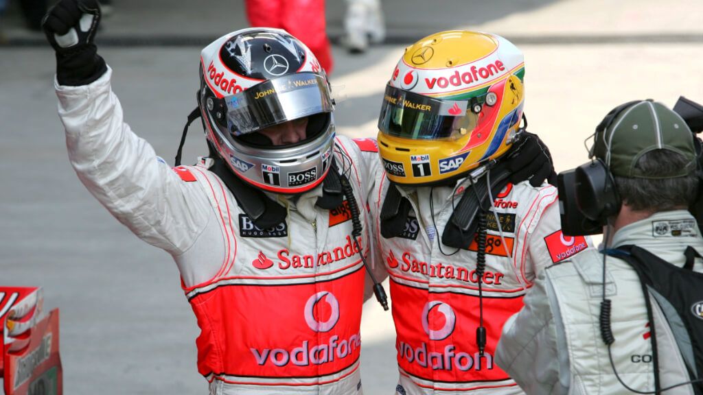 Lewis Hamilton y Fernando Alonso, en McLaren durante el 2007.