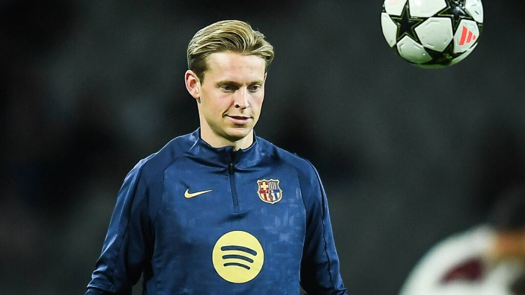  Frenkie De Jong con el Barcelona en Champions (Cordon Press)