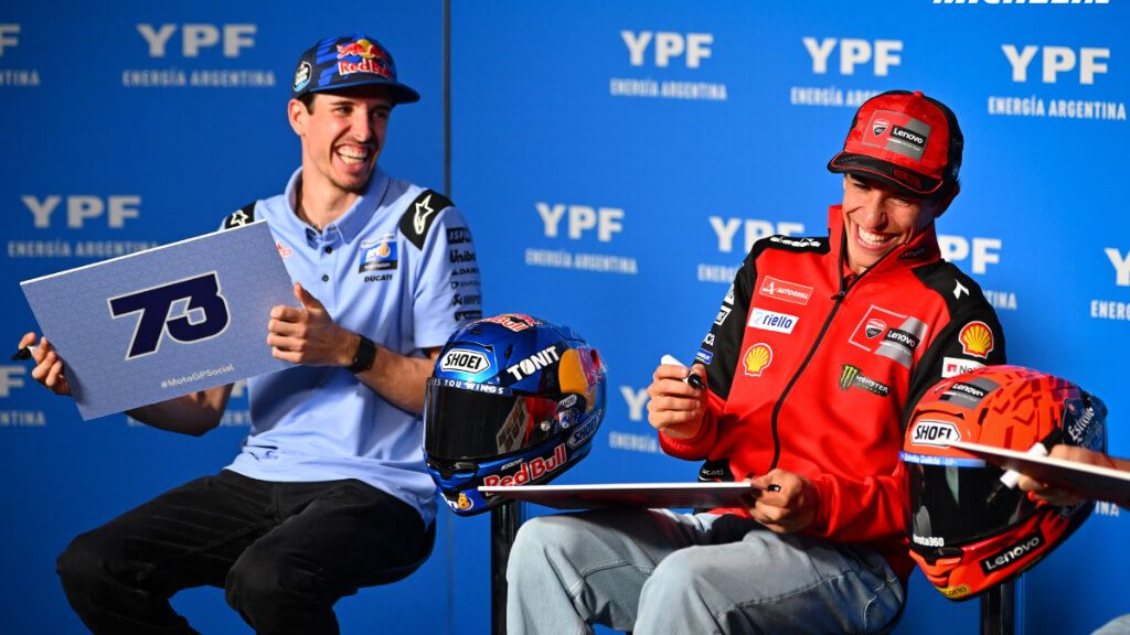  Álex y Marc Márquez, en la rueda de prensa del GP de Austin.