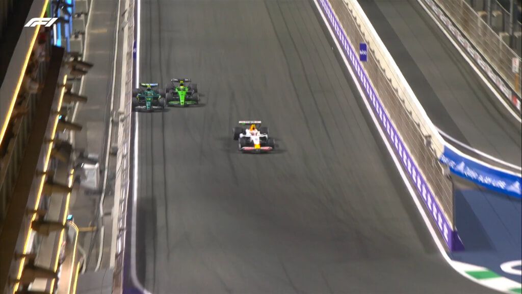  Fernando Alonso y Gabriel Bortoleto, en el Gran Premio de Arabia Saudí.