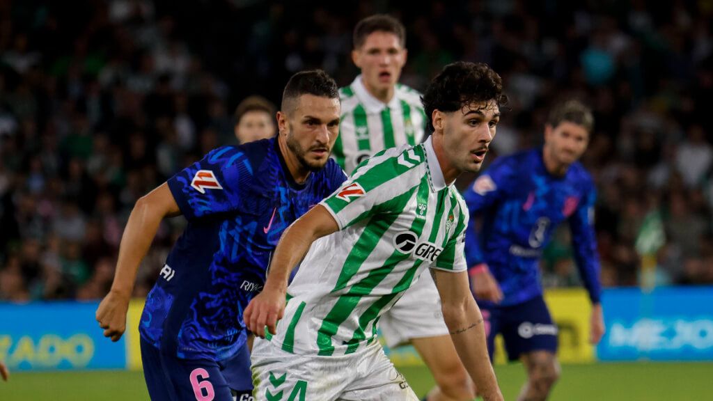  Koke contra Jhonny Cardoso (Cordon Press)