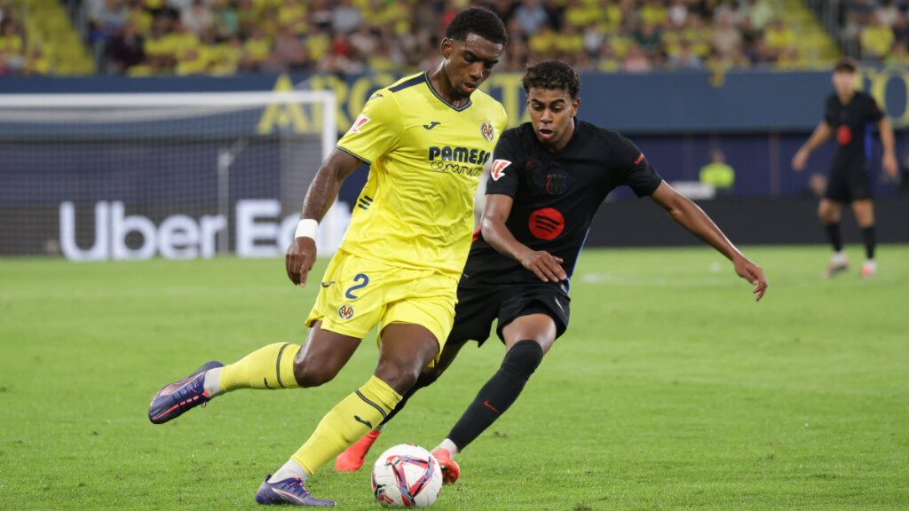 Costa contra Lamine Yamal (Cordon Press)