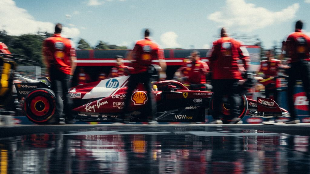  Lewis Hamilton, en el Gran Premio de Imola.