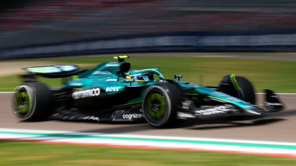  Fernando Alonso, en el Gran Premio de Imola.