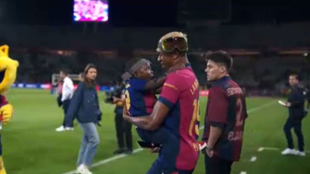 Lamine Yamal, el rey de la fiesta en la celebración del Barça