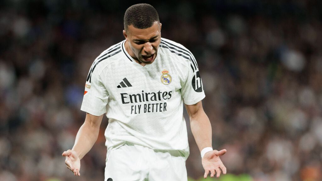 Kylian Mbappé celebrando el gol contra el Sevilla (Cordon Press)