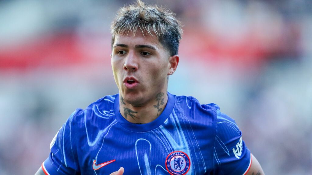  Enzo Fernández en un partido con el Chelsea (Cordon Press)