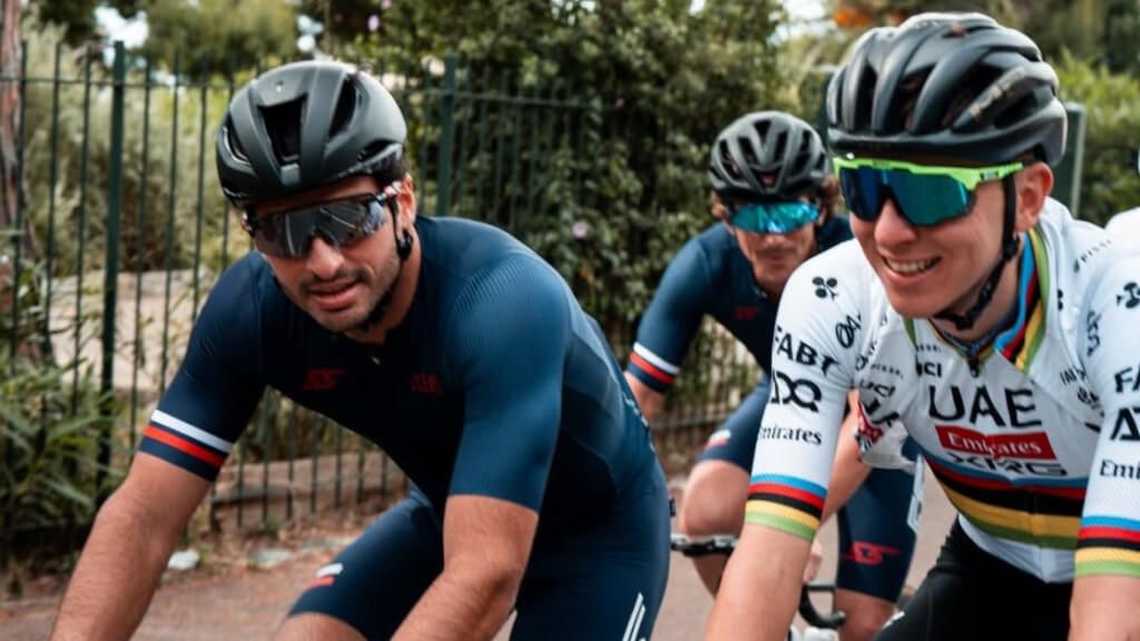 Carlos Sainz y Tadej Pogacar, por las calles de Mónaco.