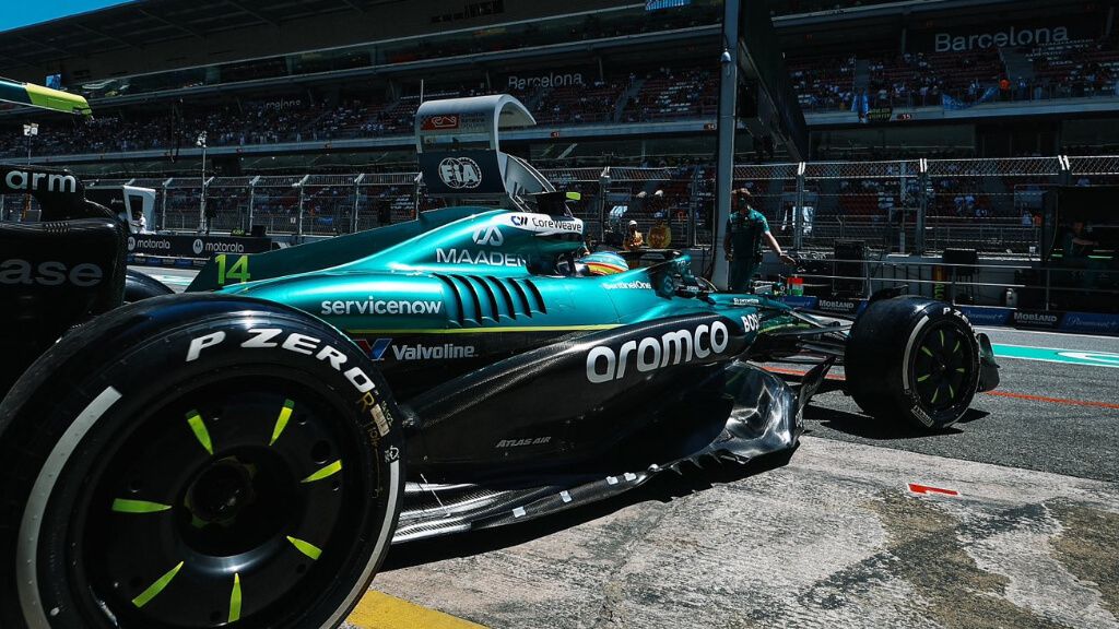Fernando Alonso, durante los Libres 1 del Gran Premio de España en Montmeló.