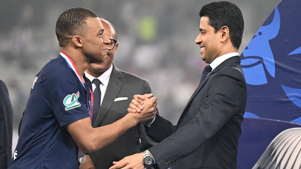 Nasser Al-Khelaifi junto a Kylian Mbappé (Cordon Press)