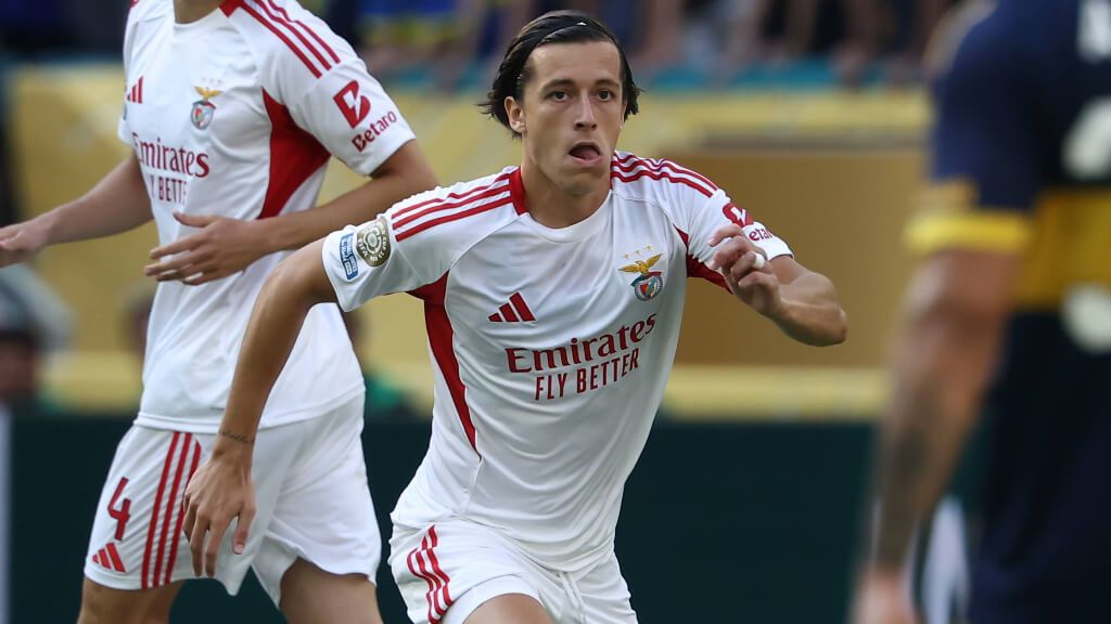  Álvaro Carreras en un partido con el Benfica en el Mundial de Clubes