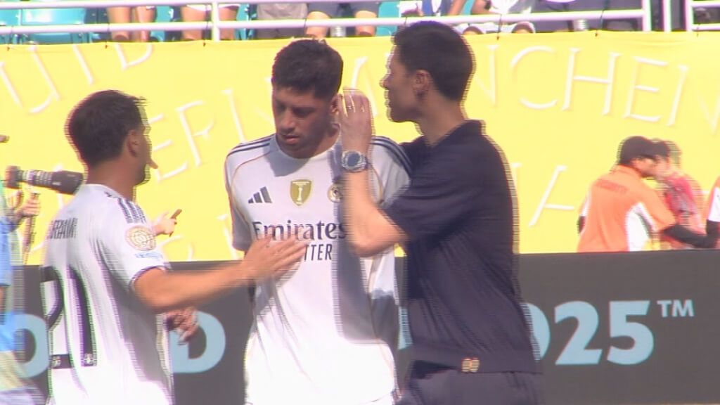  Xabi Alonso, con Valverde