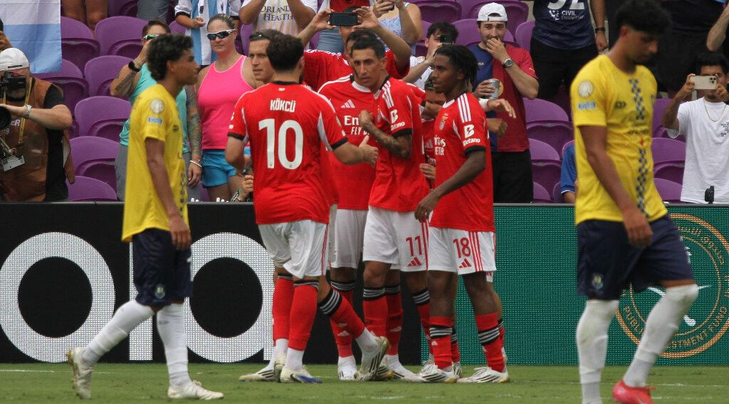 Los jugadores del Benfica celebran un gol en el Mundial de Clubes.