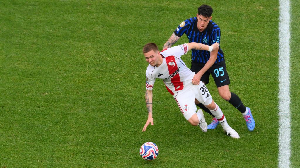  Franco Mastantuono en el partido contra el Inter de Milán
