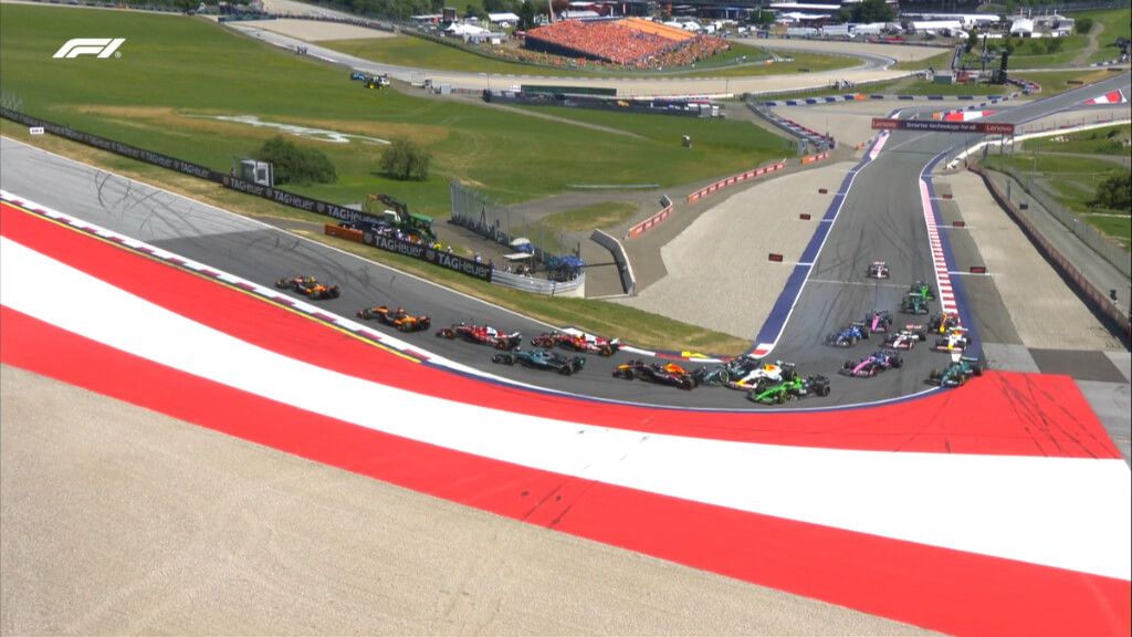  Kimi Antonelli y Max Verstappen, en el GP de Austria.