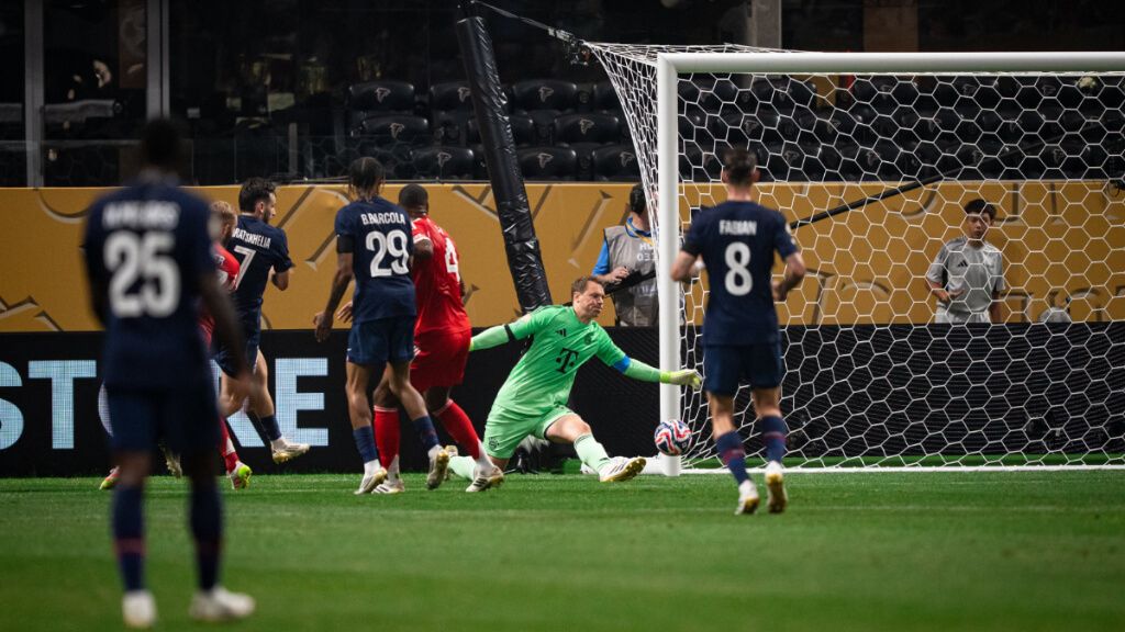 Manuel Neuer, ante el PSG.