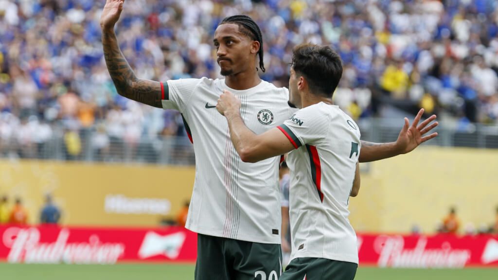  Joao Pedro pide perdón tras marcar