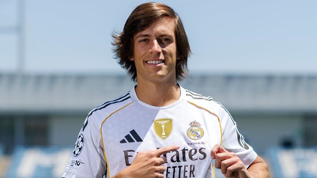  Álvaro Carreras con la camiseta del Real Madrid (Redes Sociales)