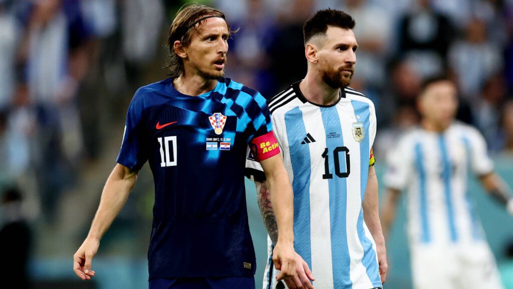  Luka Modric y Leo Messi, durante el pasado Mundial de Qatar 2022 (foto: Cordon Press).