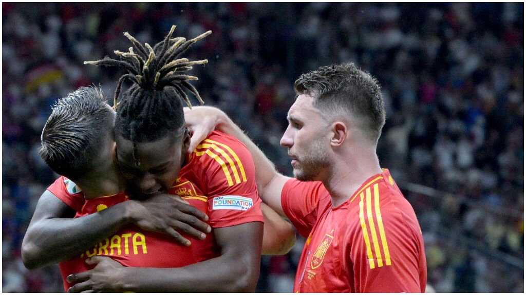 Nico Williams y Aymeric Laporte jugando con España (Foto: Cordon Press).