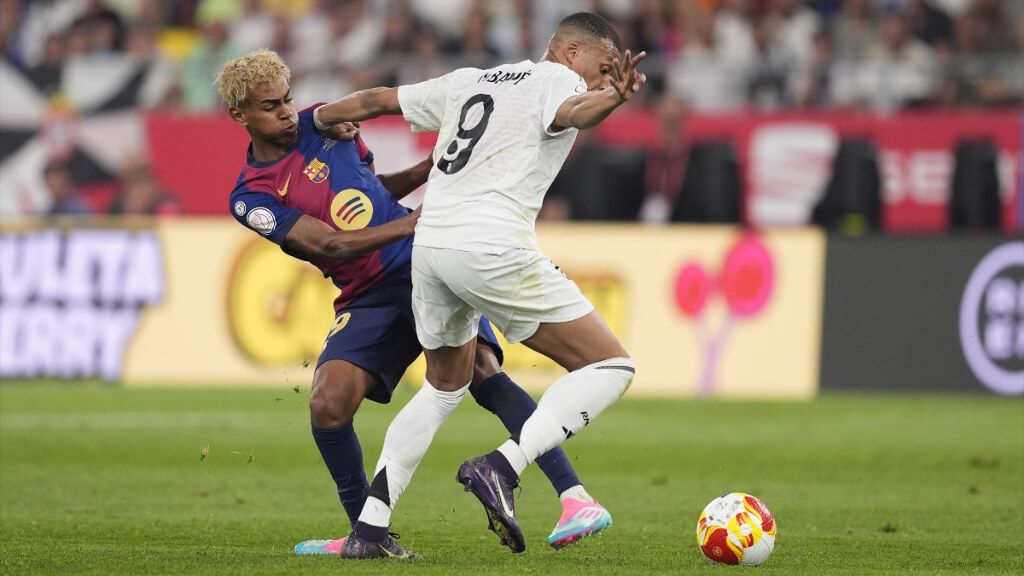  Lamine Yamal y Kylian Mbappé en la final de la Copa del Rey