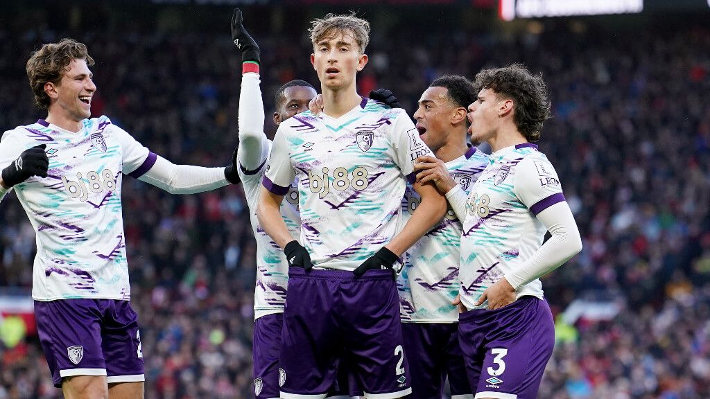  Dean Huijsen en un partido con el Bournemouth (Europa Press)