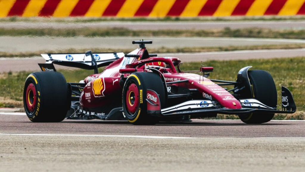  Charles Leclerc rodando el nuevo SF25 de Ferrari (@ScuderiaFerrari)