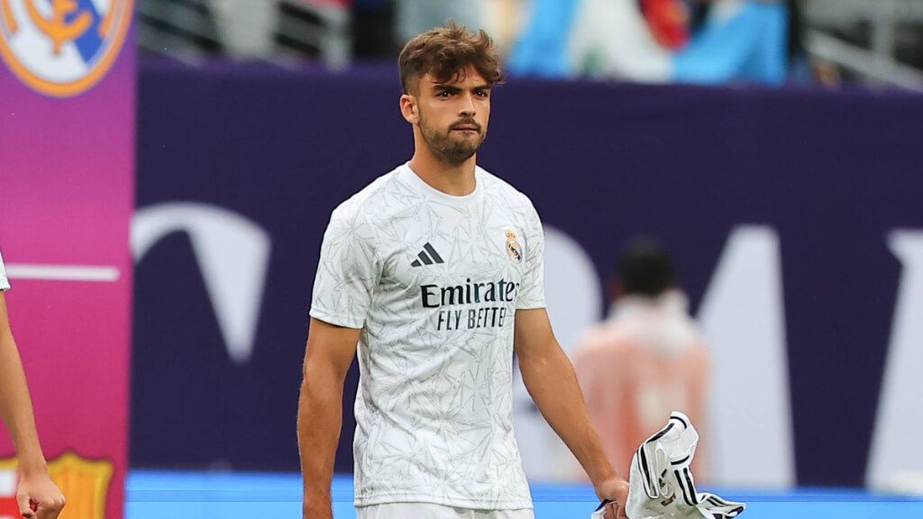 Asencio con el Real Madrid