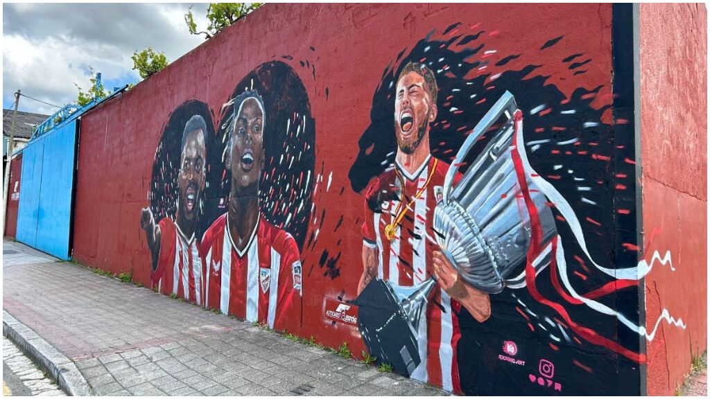 El mural en homenaje al Athletic en Barakaldo.