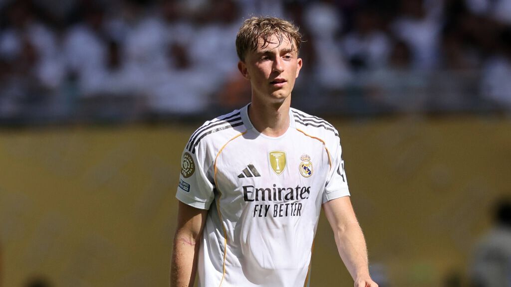  Dean Huijsen jugando en el Real Madrid (Cordon Press)
